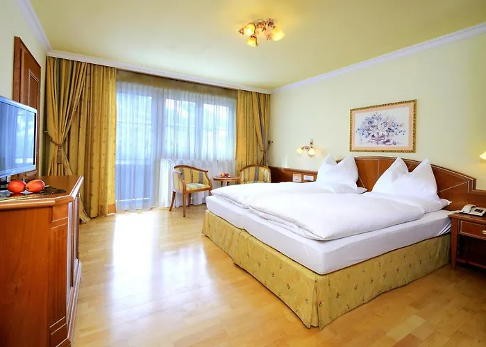 Otel Eva,garden 4*