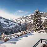 Hotel Eva,garden Saalbach-Hinterglemm