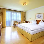 Hotel Eva,garden 4*