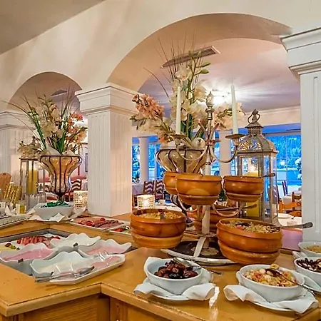 Hotel Eva,garden 4*