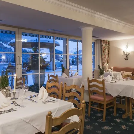 Hotel Eva,garden Saalbach-Hinterglemm